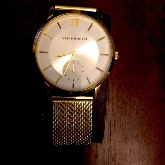 Van Heusen gold color mens watch - Picture 1 of 4
